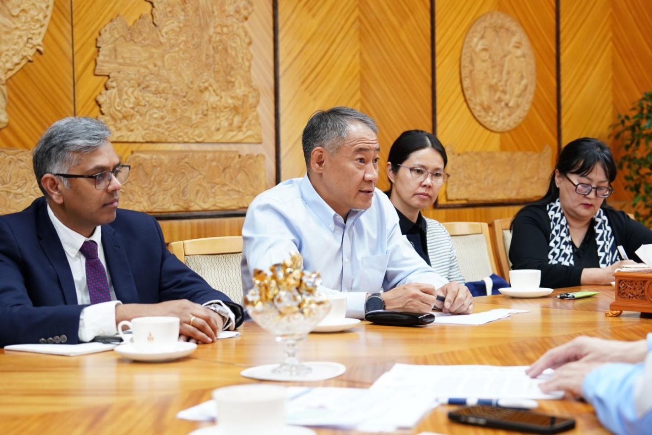 Эрчим хүчний сайд Б.Найдалаа Оюутолгой компанийн гүйцэтгэх захирал С.Мөнхсүх нар хамтран хэрэгжүүлж буй төслүүдийн талаар санал солилцжээ