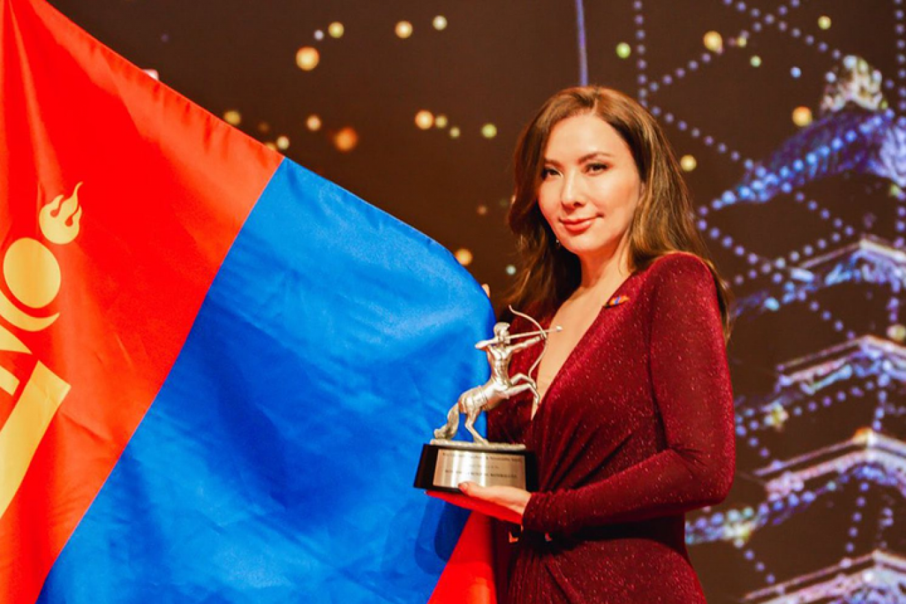 Монцемент билдинг материалс ХХК “Азийн аж үйлдвэржилтийн манлайлагч” шагнал хүртлээ