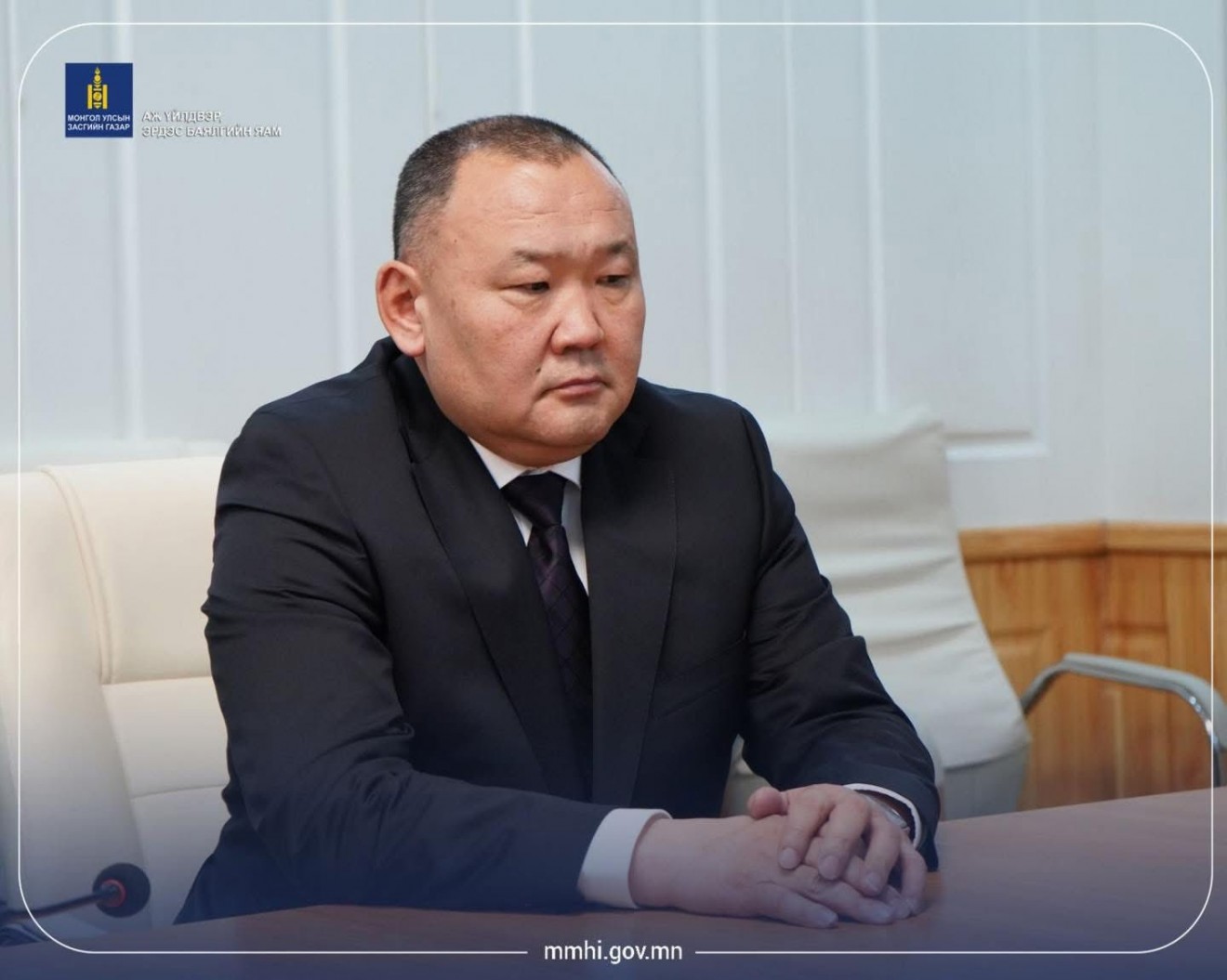 Аж үйлдвэр, эрдэс баялгийн дэд сайд Б.Энхтүвшин ажлаа хүлээж авлаа