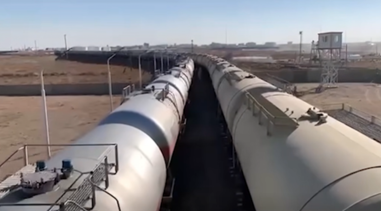 БНХАУ-аас авч буй Евро-5 стандартын автобензин хилээр орж ирлээ