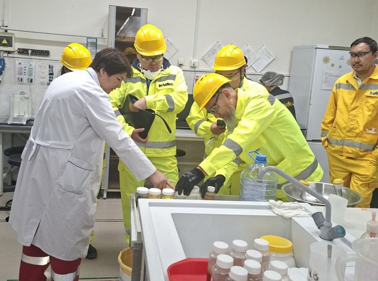 Геологийн судалгаа шинжилгээний төвийн төлөөлөл Казакстан улсын Катко уурхайн үйл ажиллагаатай танилцав