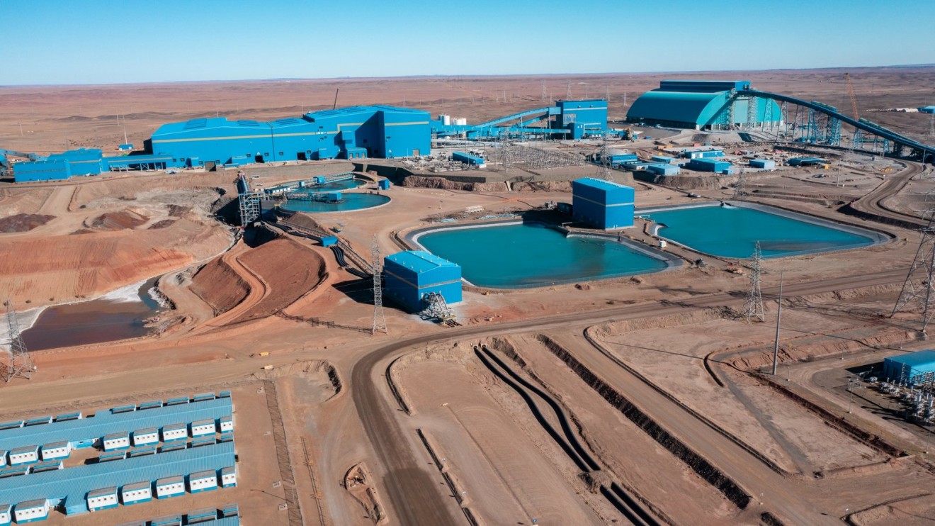 “Оюу толгой” компани батарейг нь сольдог цахилгаан өөрөө буулгагч машиныг уурхайдаа туршиж байна