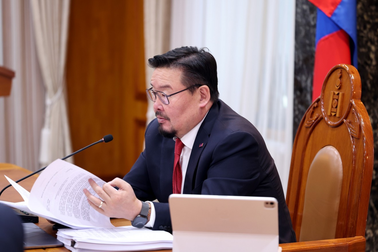 Төгрөг нуурын ордын тусгай зөвшөөрлийг хүчингүй болгож, төр буцаан авах шийдвэрийг гаргалаа 