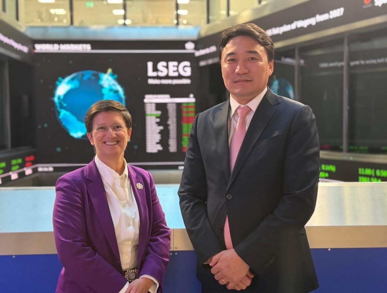 АҮЭБЯ: Монголын уул уурхайн компаниудыг Лондонгийн хөрөнгийн биржид бүртгүүлж, хөрөнгө оруулалт татахад нь дэмжлэг үзүүлнэ