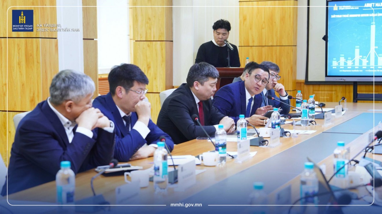 Шатахуун импортлогч компаниудад хөнгөлөлттэй зээл олгож, агуулах барихаар  арилжааны банкны төлөөллүүдтэй уулзжээ