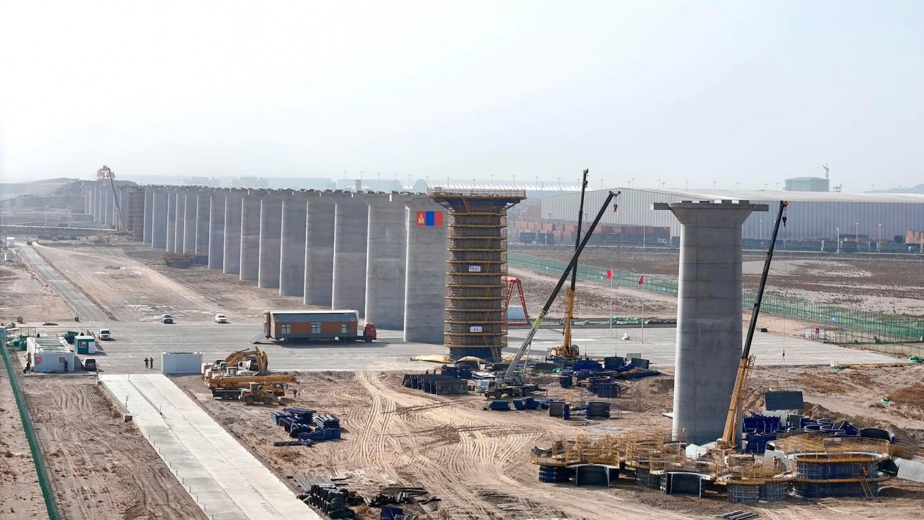 Гашуунсухайт-Ганцмод боомтын бүтээн байгуулалт 10 хувийн гүйцэтгэлтэй байна