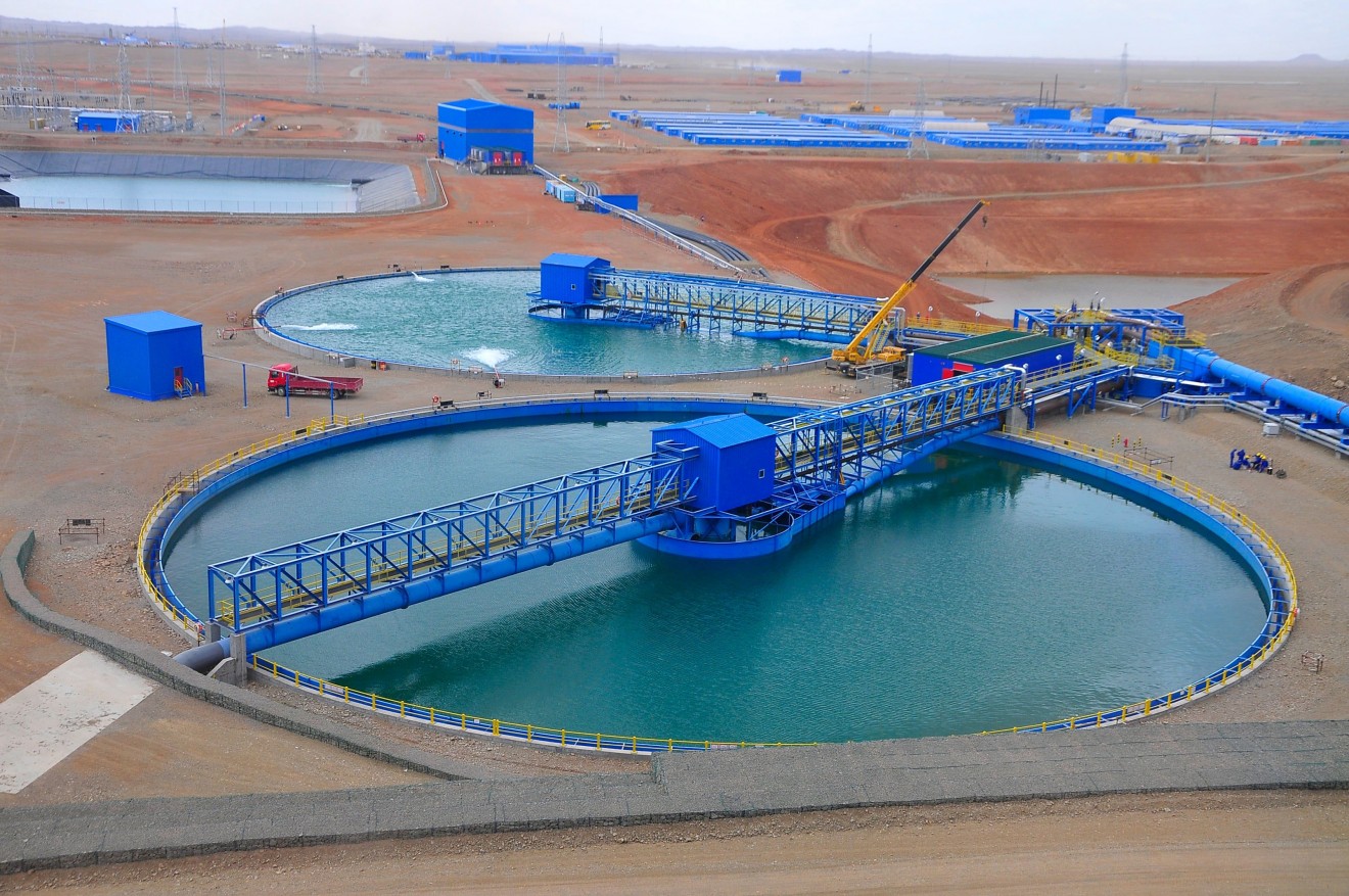 Оюу Толгой: Усны хэрэгцээгээ бид малчдын ашигладаг эх үүсвэрээс бус, 150–400 метрийн гүнд орших Гүний хоолойн газрын доорх усны ордоос хангаж байна