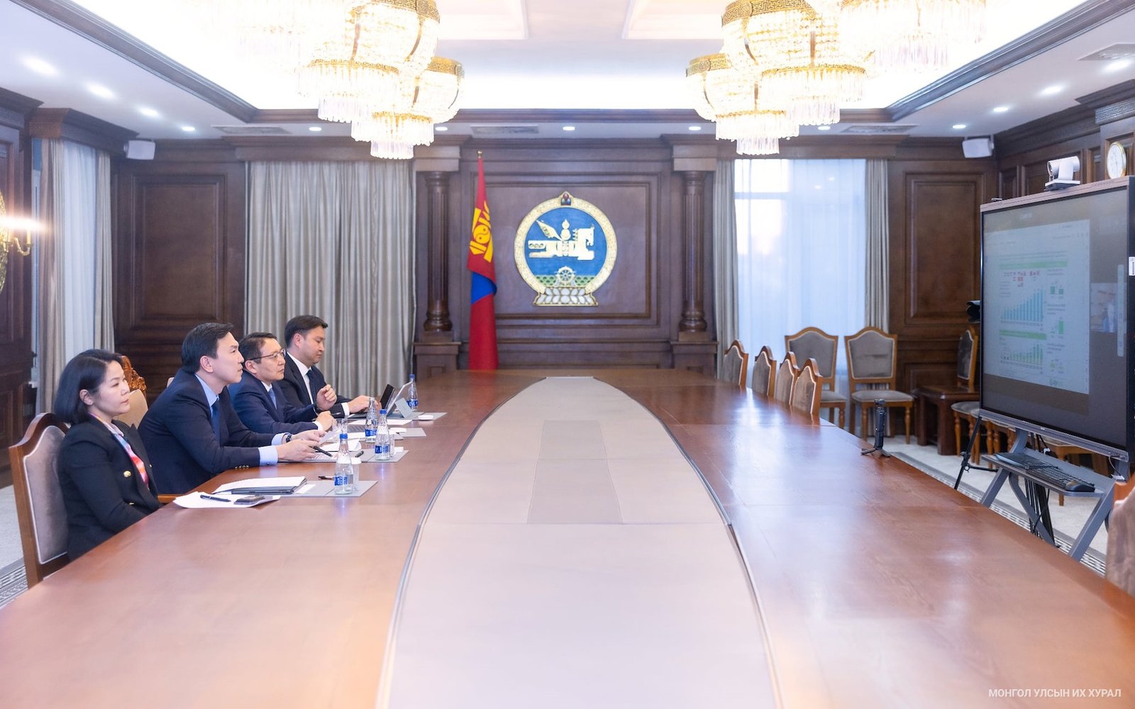 parlament_bank_260206