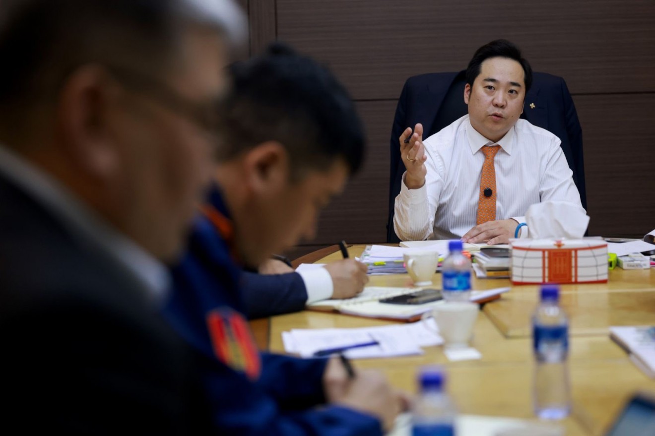 Барилгын дулаалгын материалын чанар, стандартад өөрчлөлт оруулах, үйлдвэрлэгч, импортлогч аж ахуй нэгжүүдийг саналыг тусгахаар санал солилцжээ