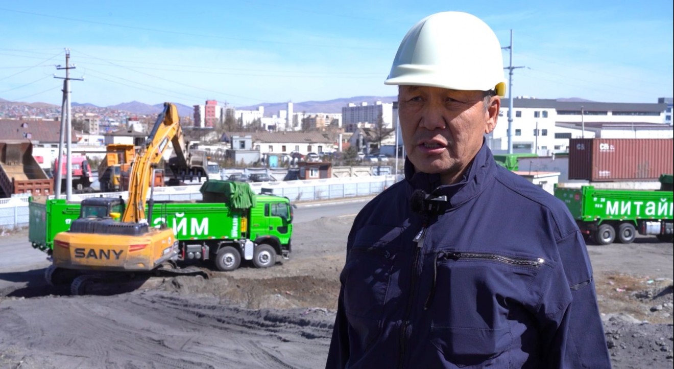 “Дулааны тавдугаар цахилгаан станц” төсөл хэрэгжих талбайн үнсийг зөөж эхэллээ