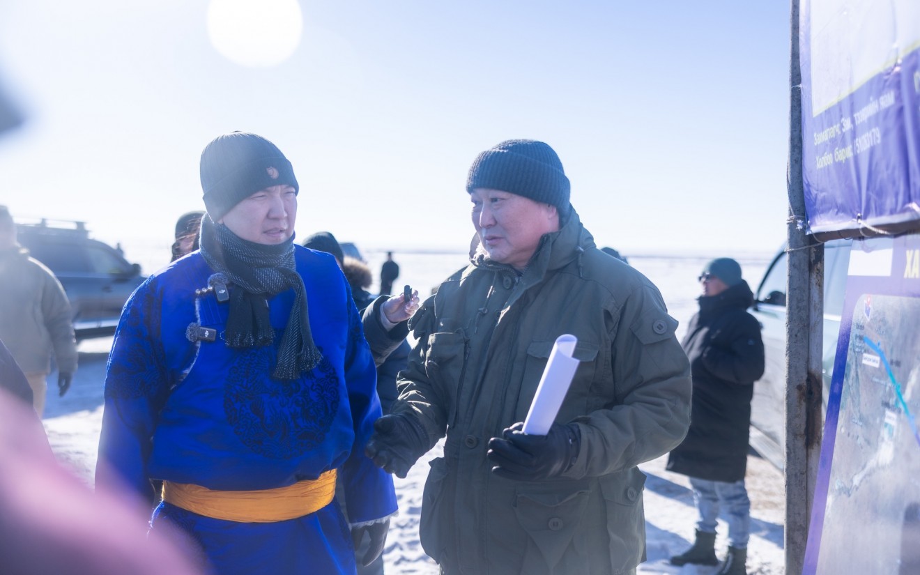 Баруун-Урт сумаас Бичигтийн боомт хүртэл хатуу хучилттай авто замаар холбосноор Монгол Улсын далайд гарах хамгийн дөт гарц нээгдэнэ