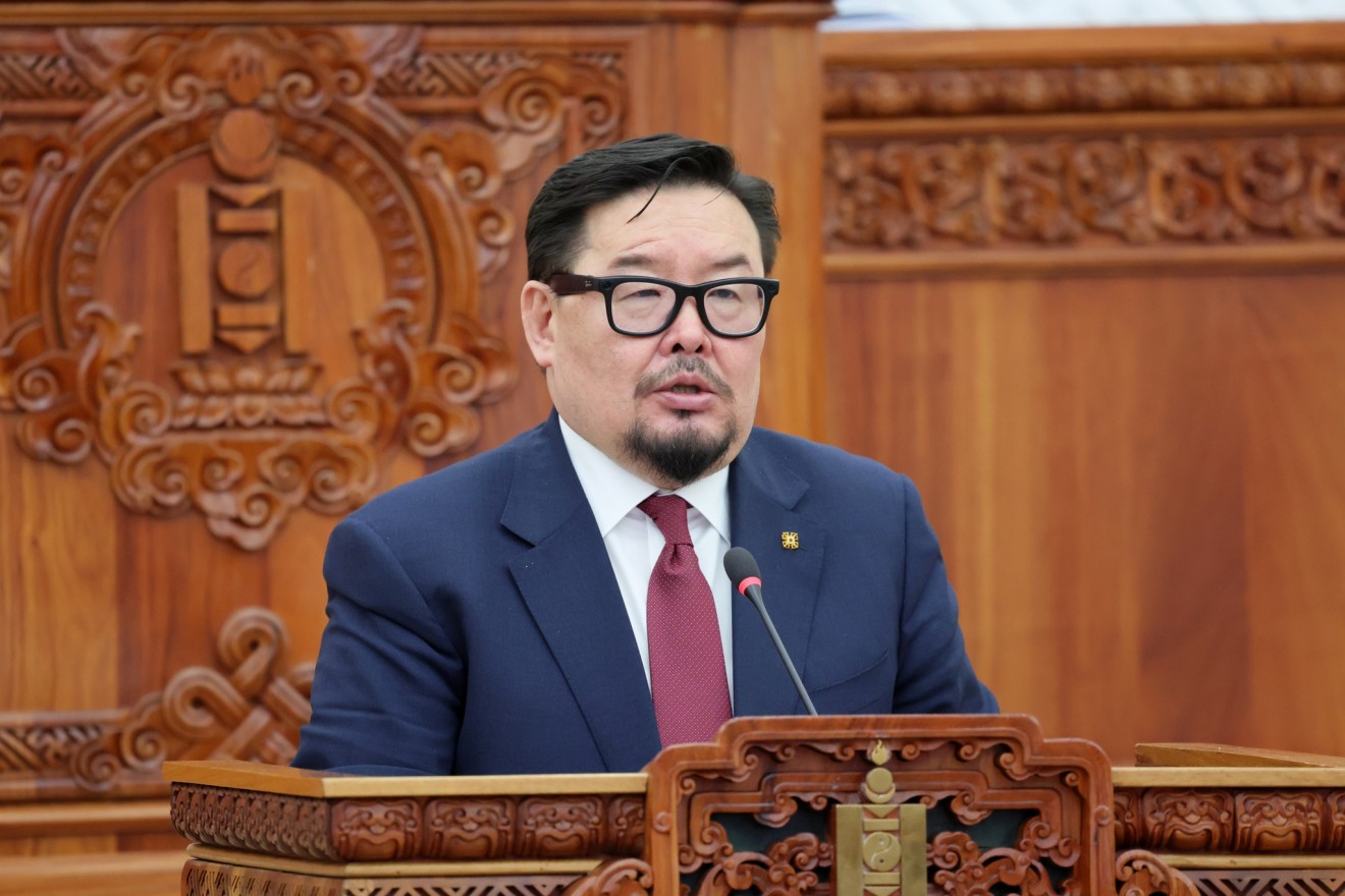 Г.Занданшатар:  Төгрөг нуур, Төмөртэйн овоо зэрэг стратегийн ордуудыг төрд буцаан авч, өгөөжийг нь ард түмэнд хүртээх ажлыг эхлүүллээ