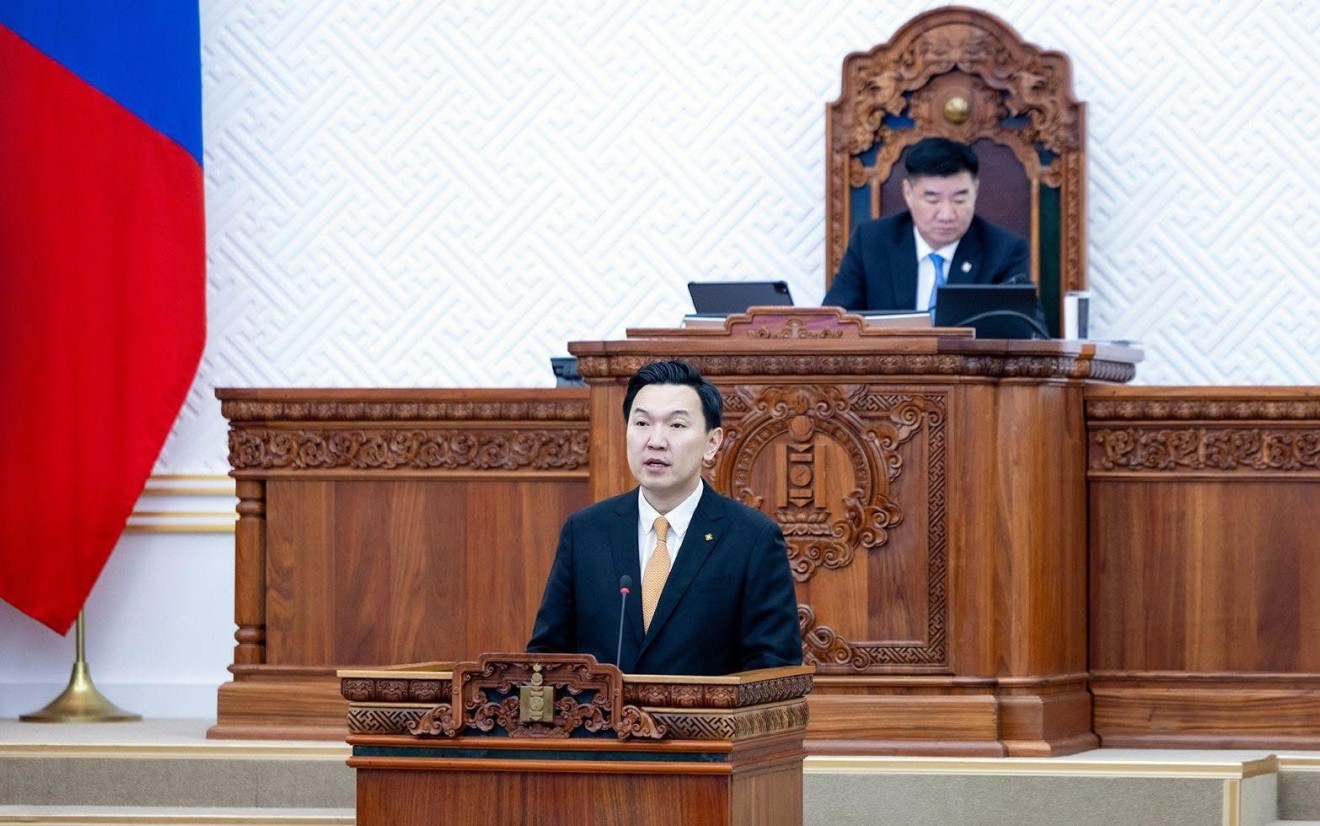 Засгийн газрын гишүүдийг томилохоор Улсын Их Хуралд танилцуулж байна